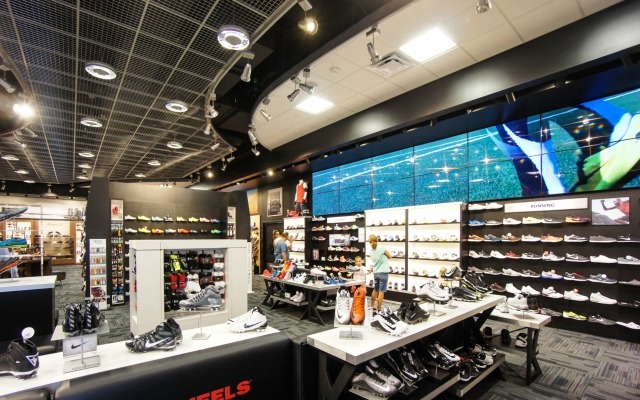 Skechers store 2024 overland park ks